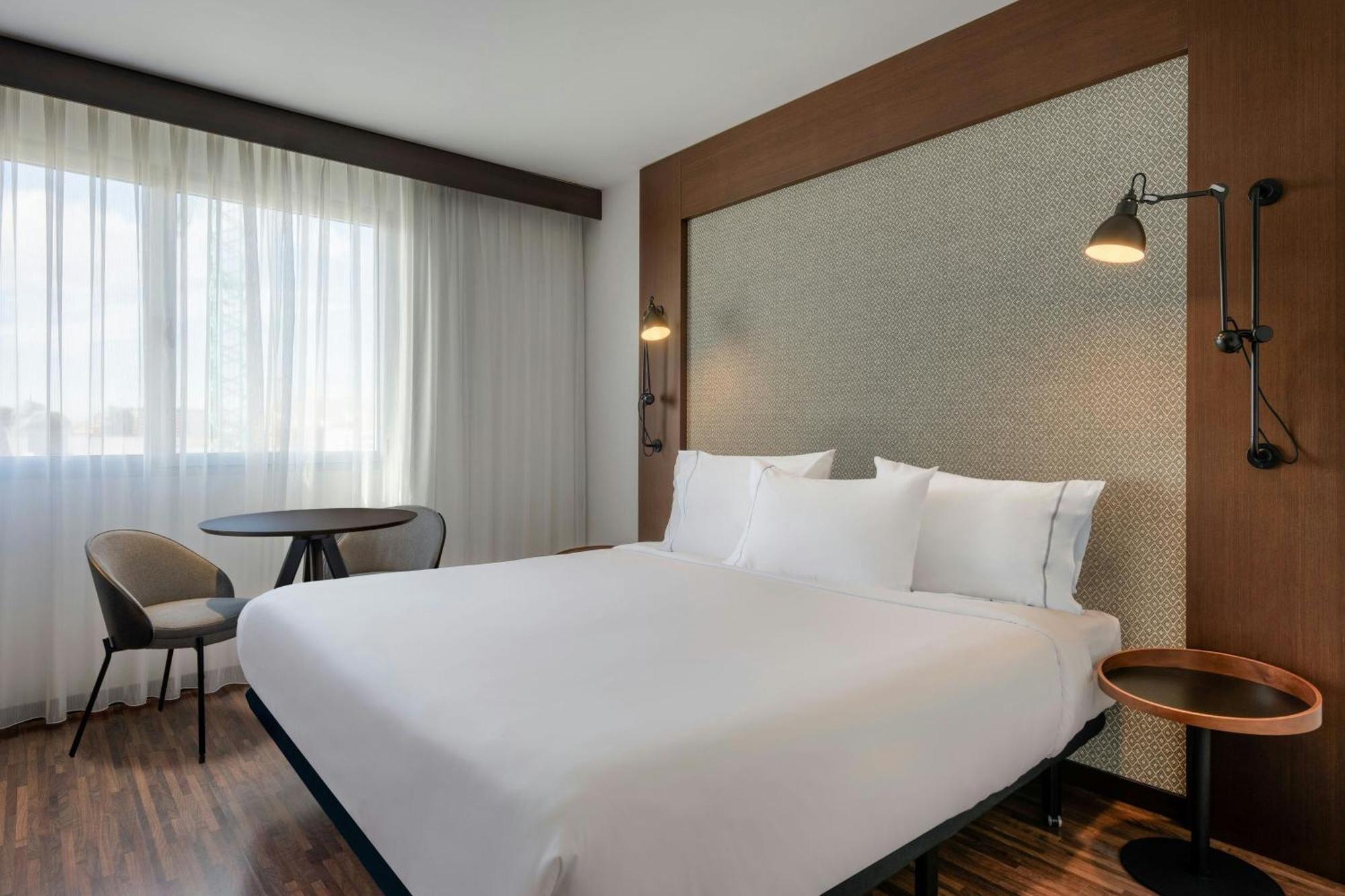 Ac Hotel By Marriott Аликанте Экстерьер фото