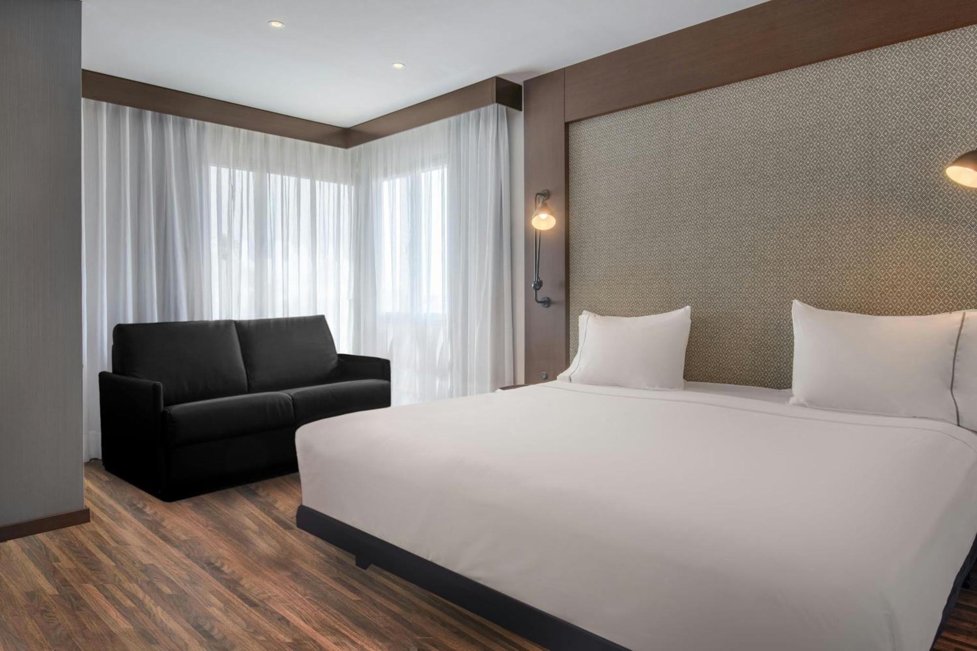 Ac Hotel By Marriott Аликанте Экстерьер фото